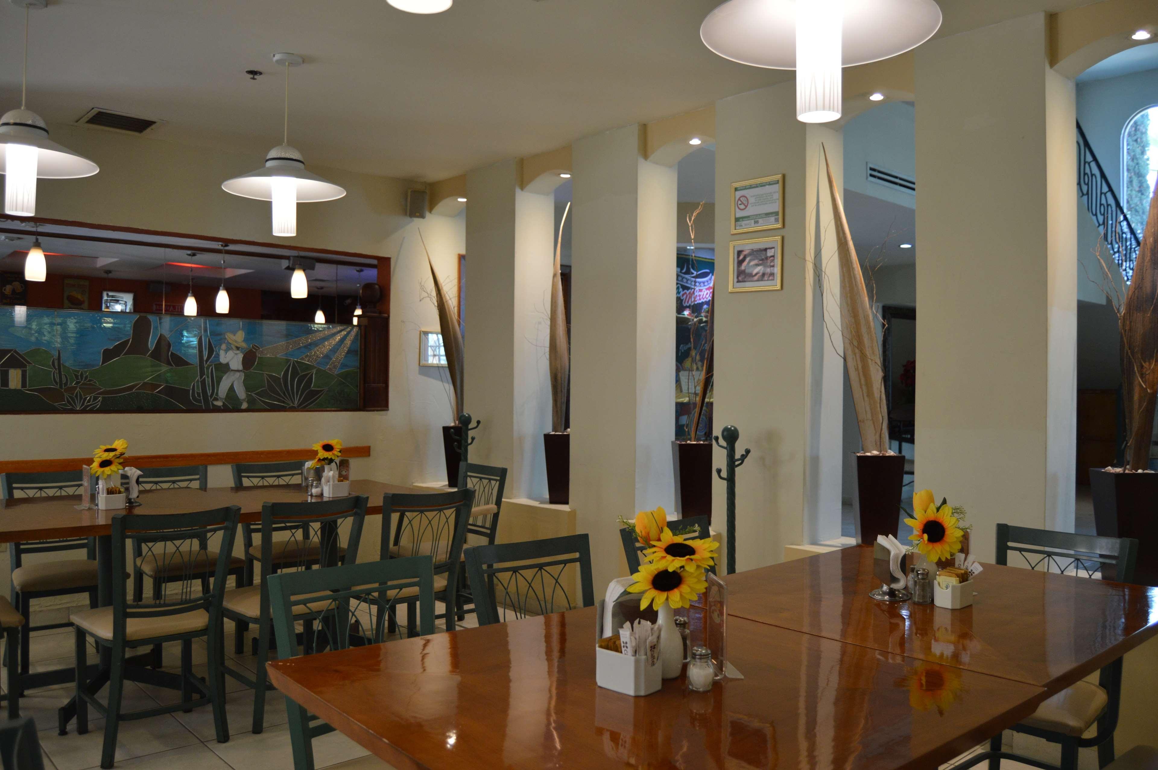 Best Western Bazarell Inn Montemorelos Zewnętrze zdjęcie