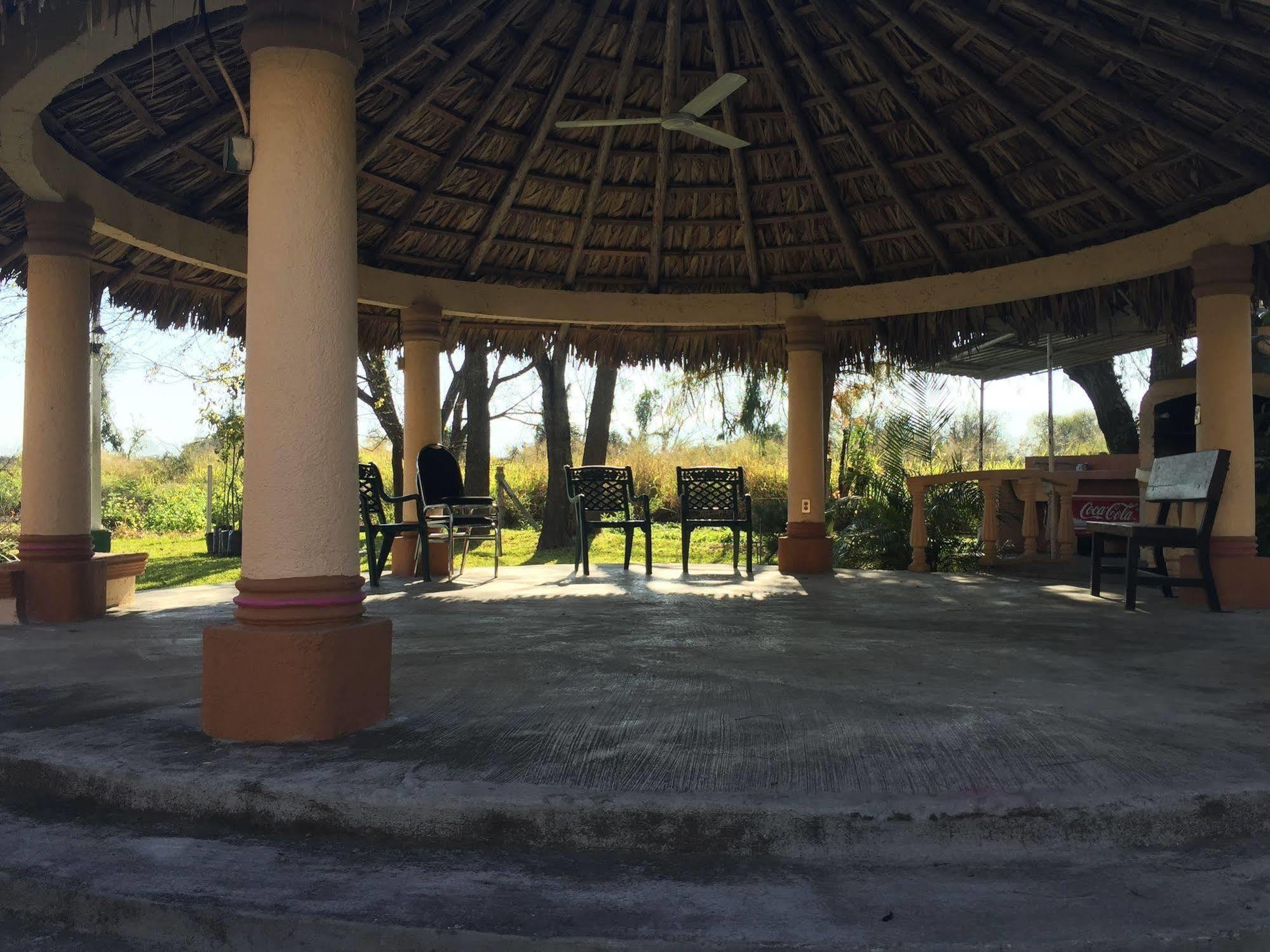 Best Western Bazarell Inn Montemorelos Zewnętrze zdjęcie
